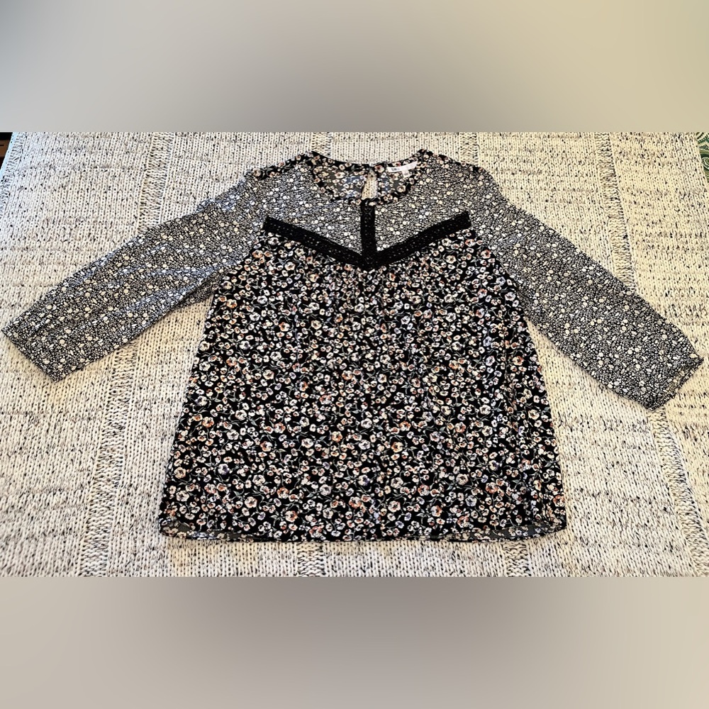 DR2 Black Ditsy Floral Blouse Top Size L, EUC - Picture 3 of 5